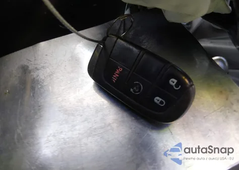 2017 Jeep Renegade Limited 4X4 из США, поврежденный, VIN ZACCJBDB9HPE52231